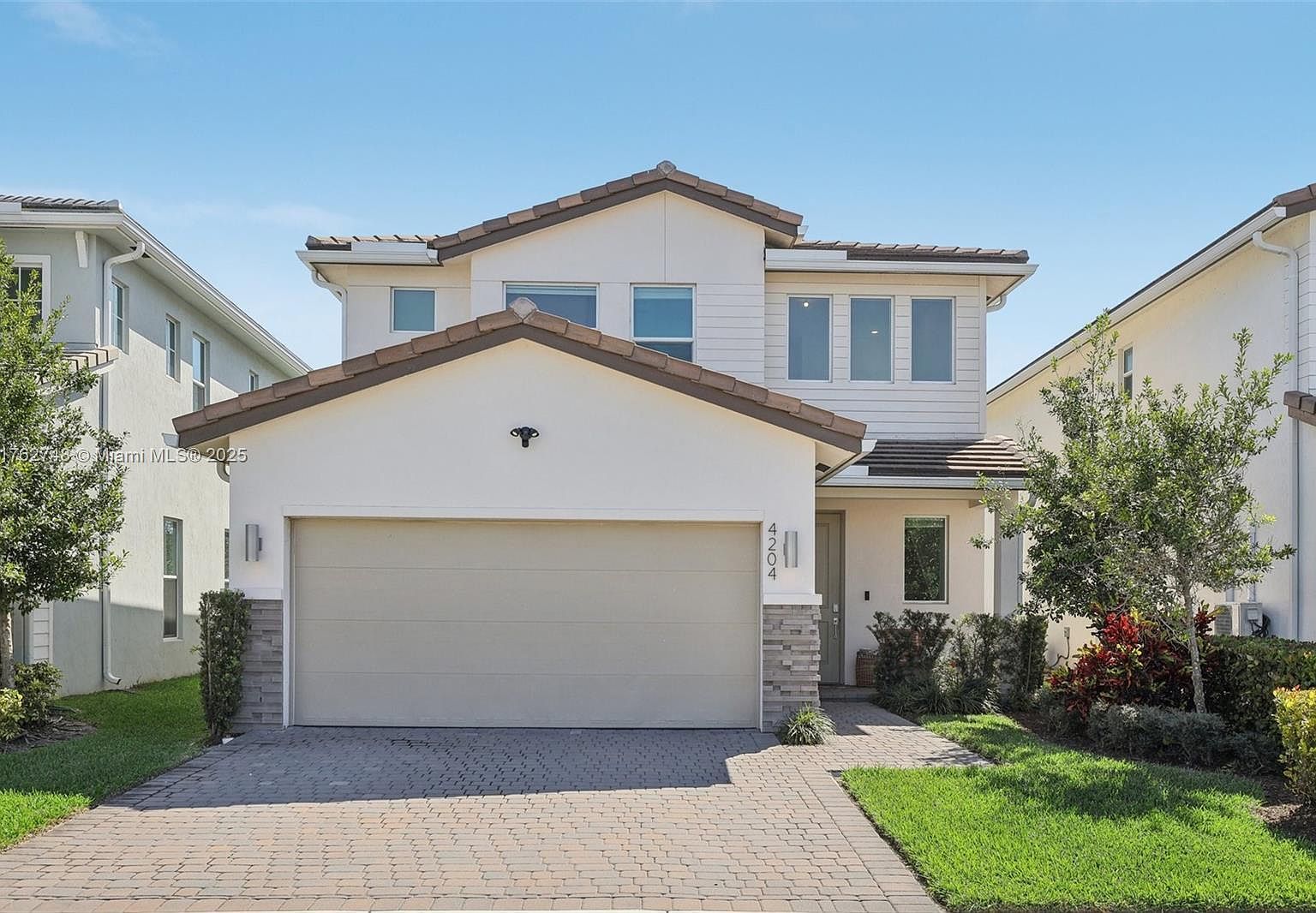 4204 Veleiros Ave Pompano Beach, FL 33064 - Thumbnail 2