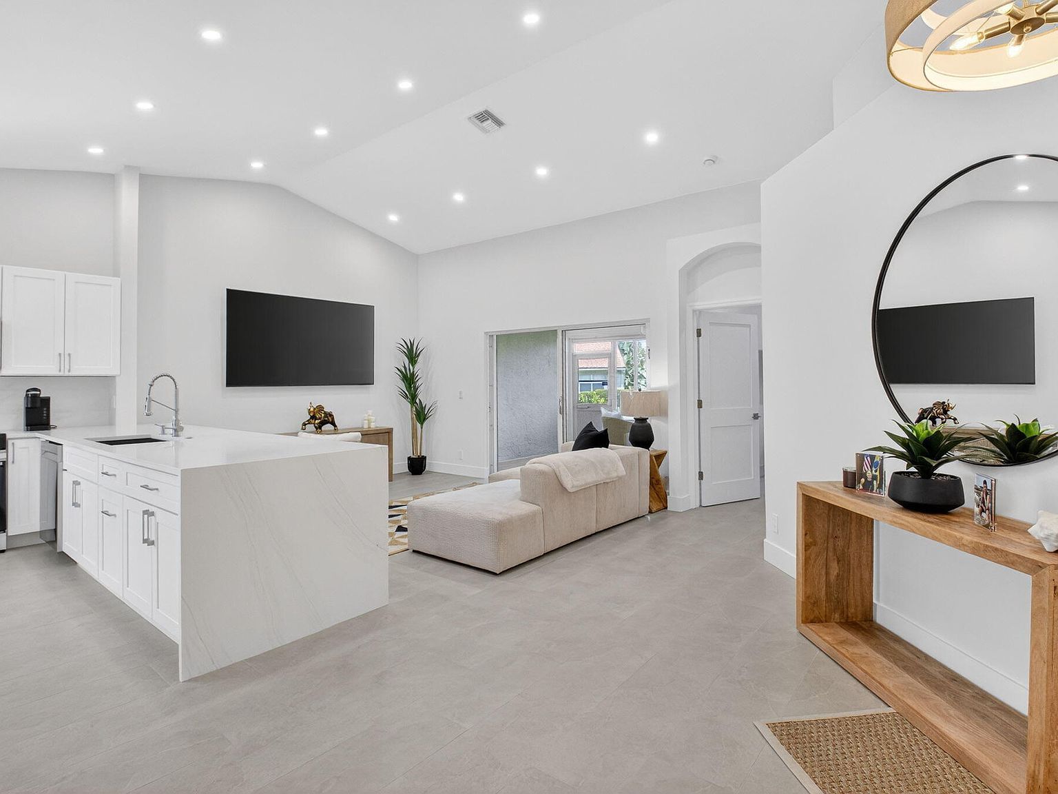 6171 Floral Lakes Dr Delray Beach, FL 33484  | Single Family