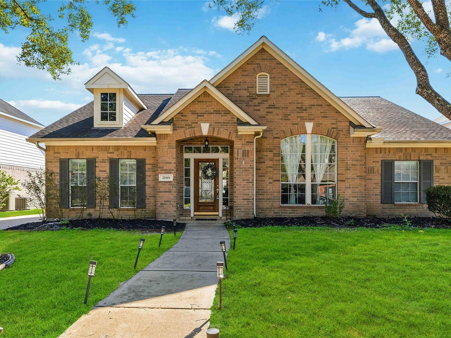 21919 Windmill Bluff Ln Katy, TX 77450 - Thumbnail 2