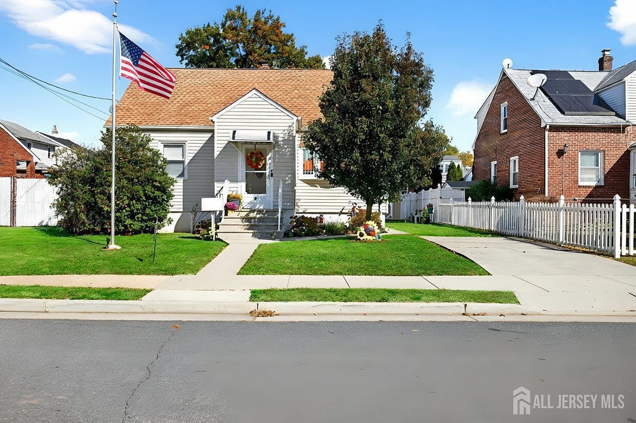 6 Elmwood Ave Carteret, NJ 07008 - Thumbnail 2