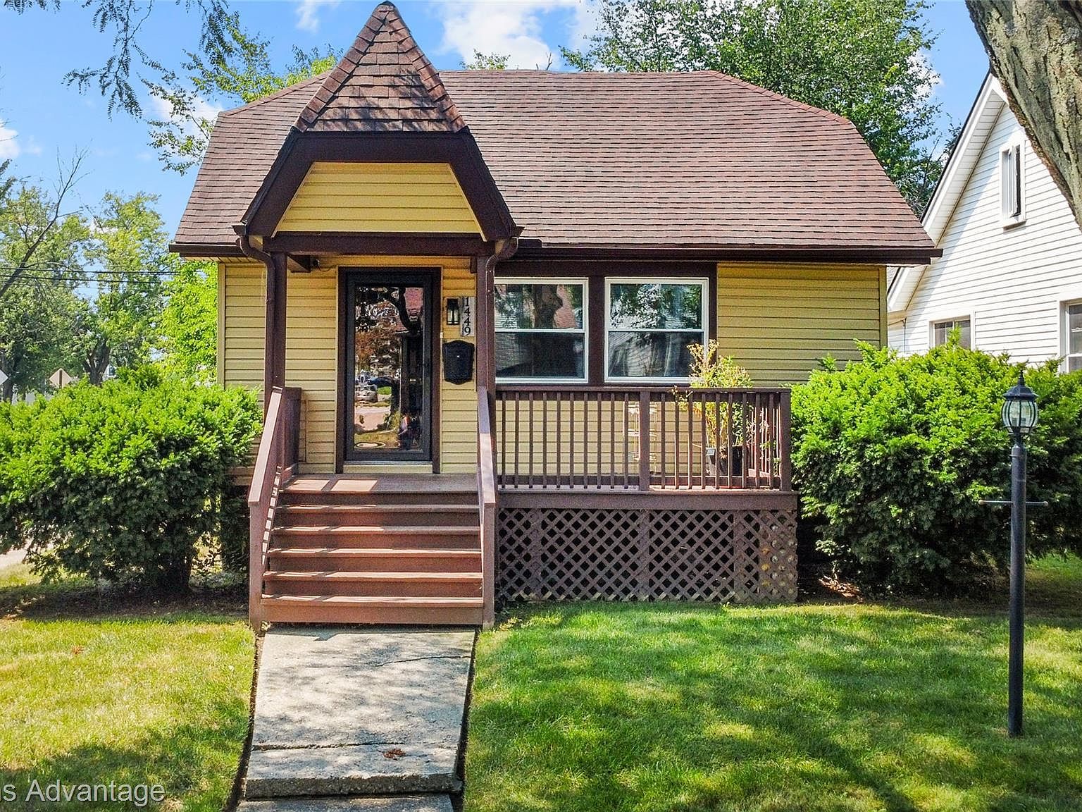 1449 Wayburn St Grosse Pointe Park, MI 48230 - Thumbnail 2