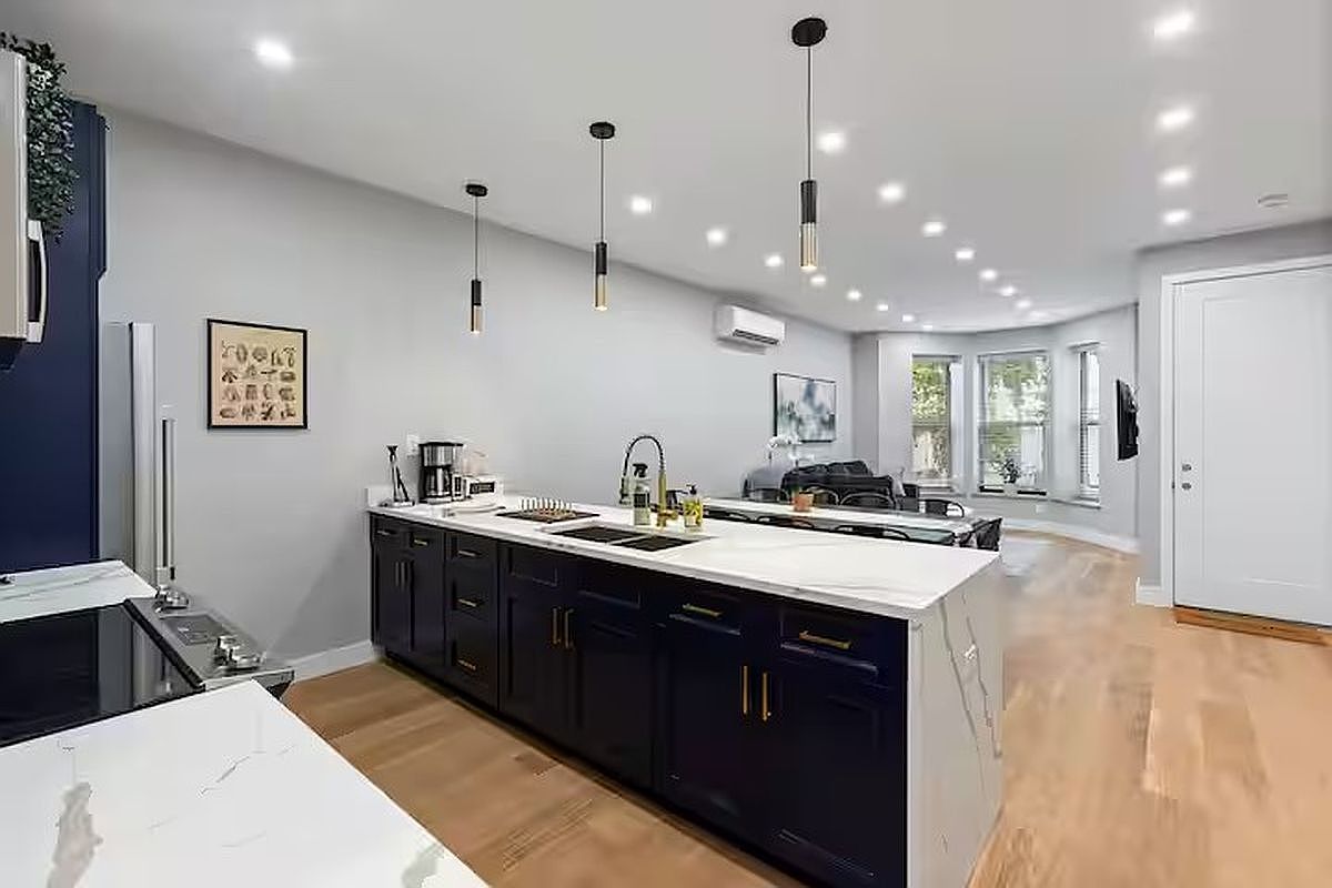 1141 Saint Marks Ave Floor 2 Brooklyn, NY 11213 - Thumbnail 2