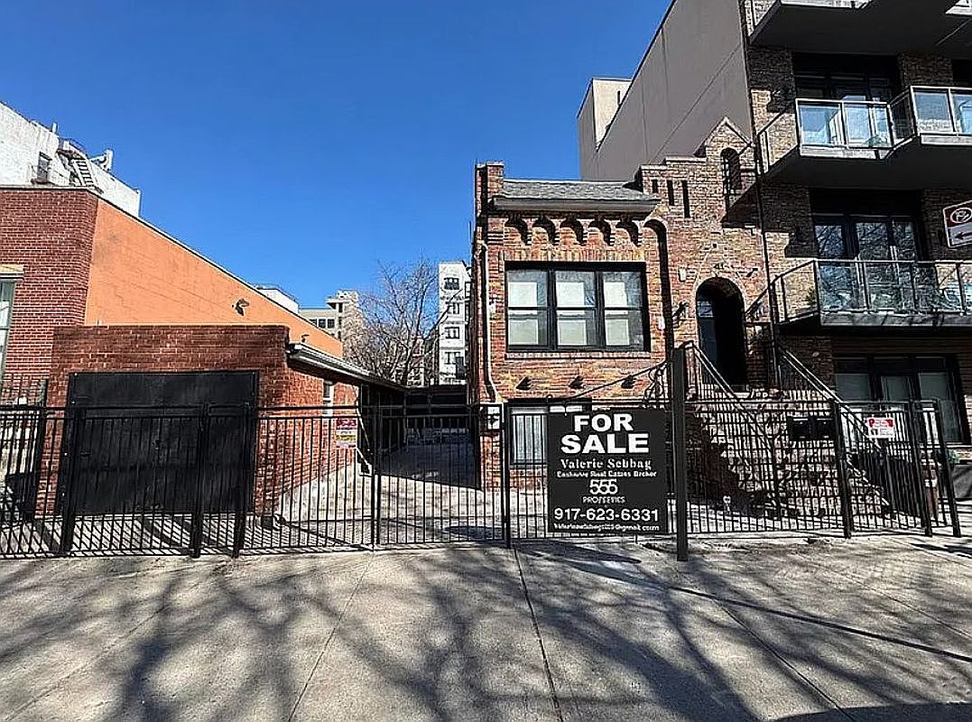 417 Maple St Brooklyn, NY 11225 - Thumbnail 2