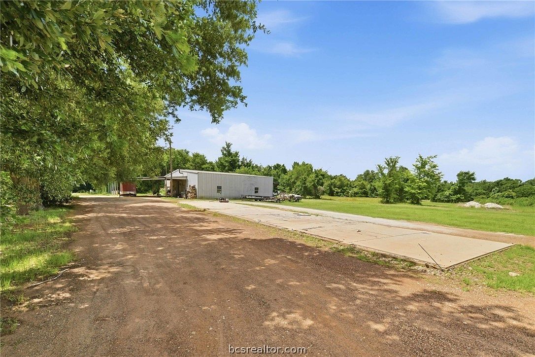 301 Cooks Ln Franklin, TX 77856 | Single Family