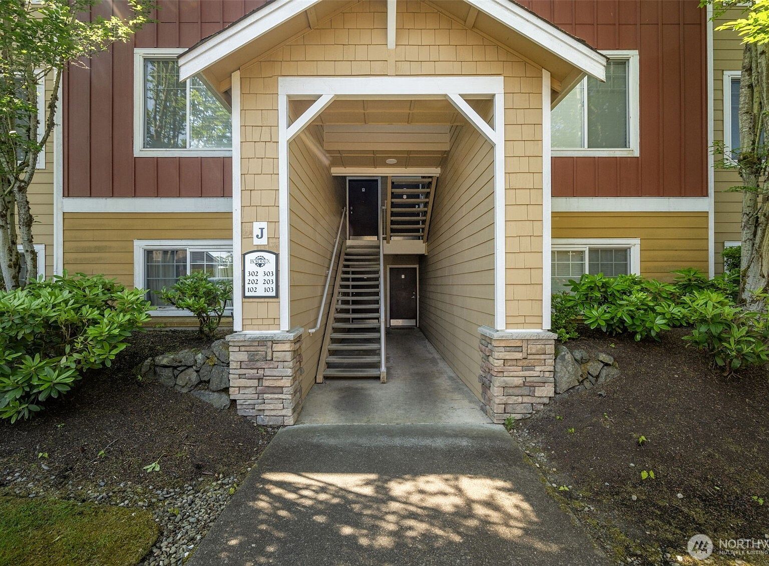 710 240th Way SE UNIT J302 Sammamish, WA 98074 - Thumbnail 2