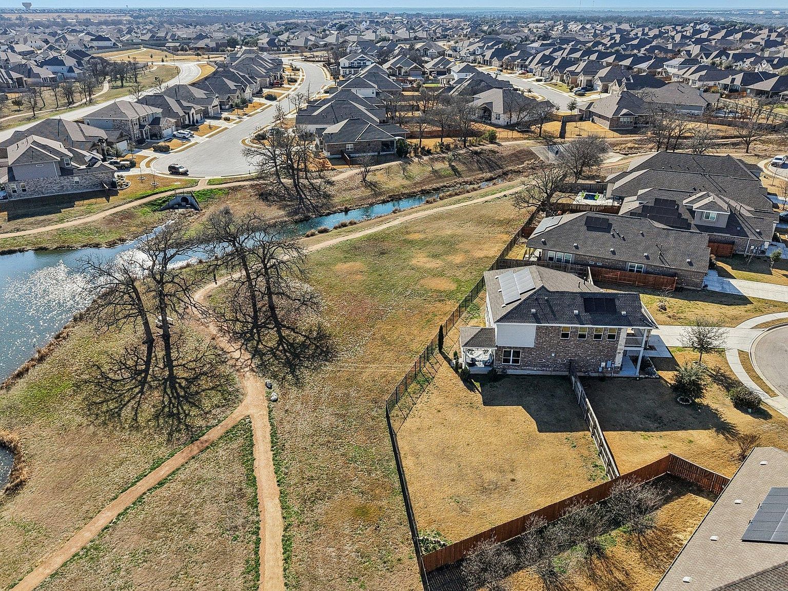 208 Locklin Dr Liberty Hill, TX 78642 - Thumbnail 2