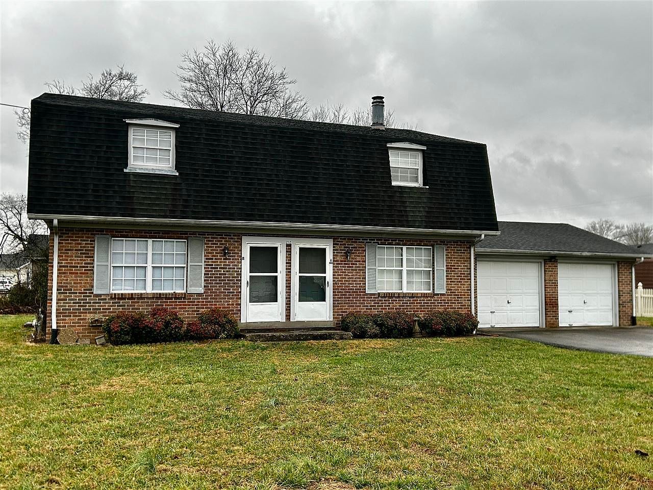 212 Clark St Franklin, KY 42134  | Multi Family