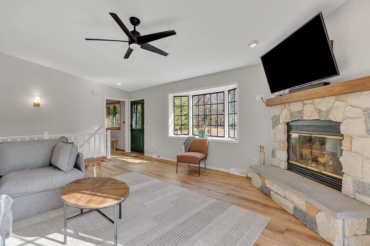 3219 County Road B Grand Marsh, WI 53936 - Thumbnail 2