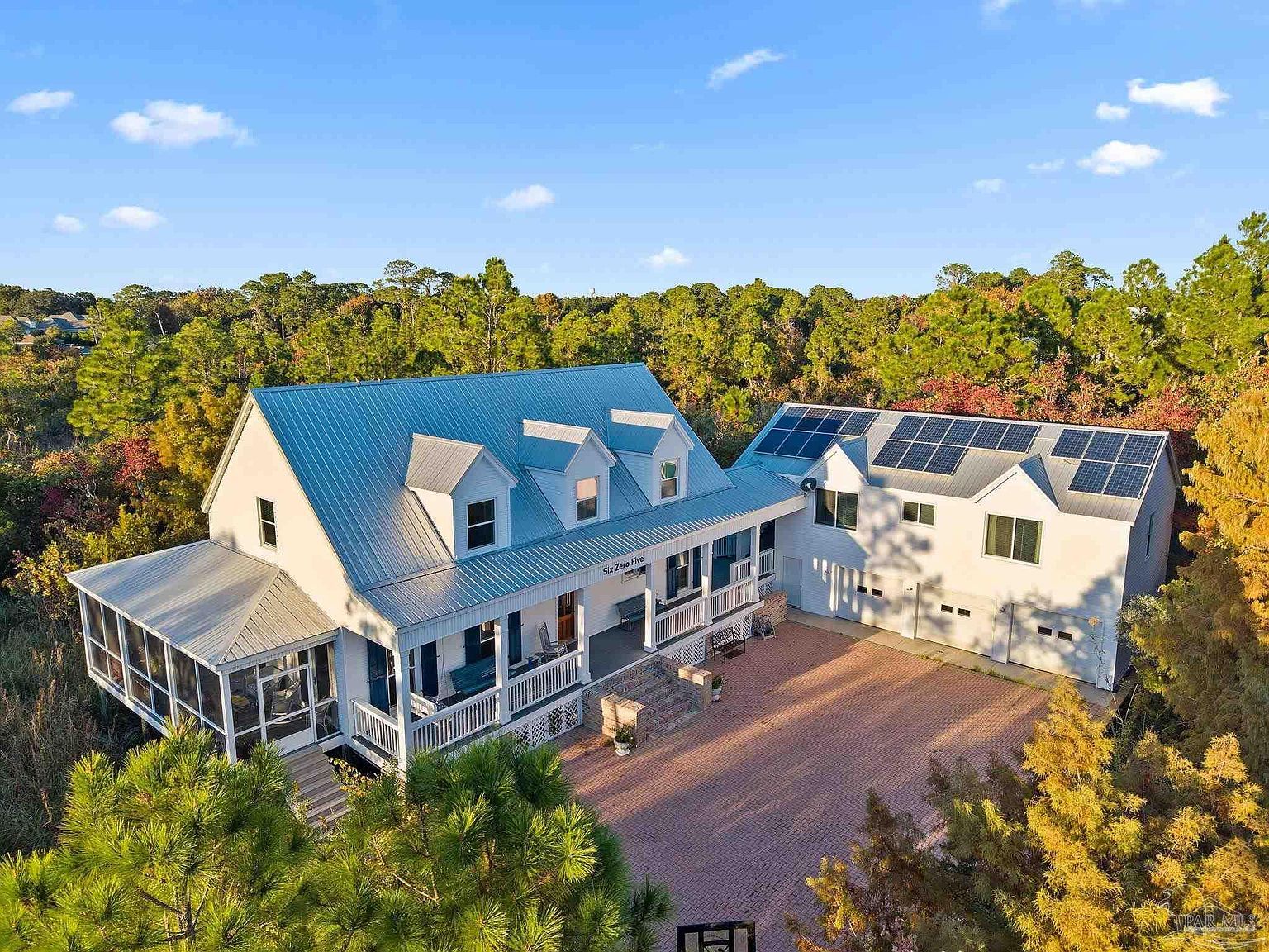 605 Chesapeake Dr Gulf Breeze, FL 32561 - Thumbnail 2