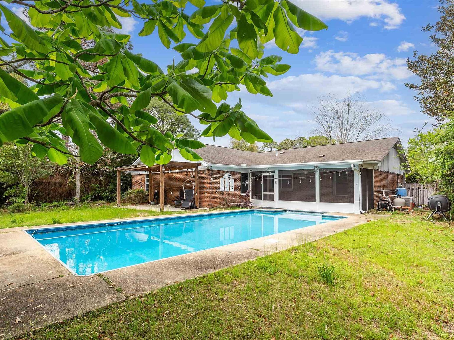 4575 Balmoral Dr Pensacola, FL 32504 - Thumbnail 2