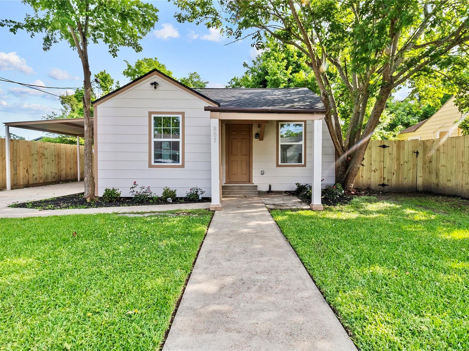 807 Aron St Baytown, TX 77520 - Thumbnail 2