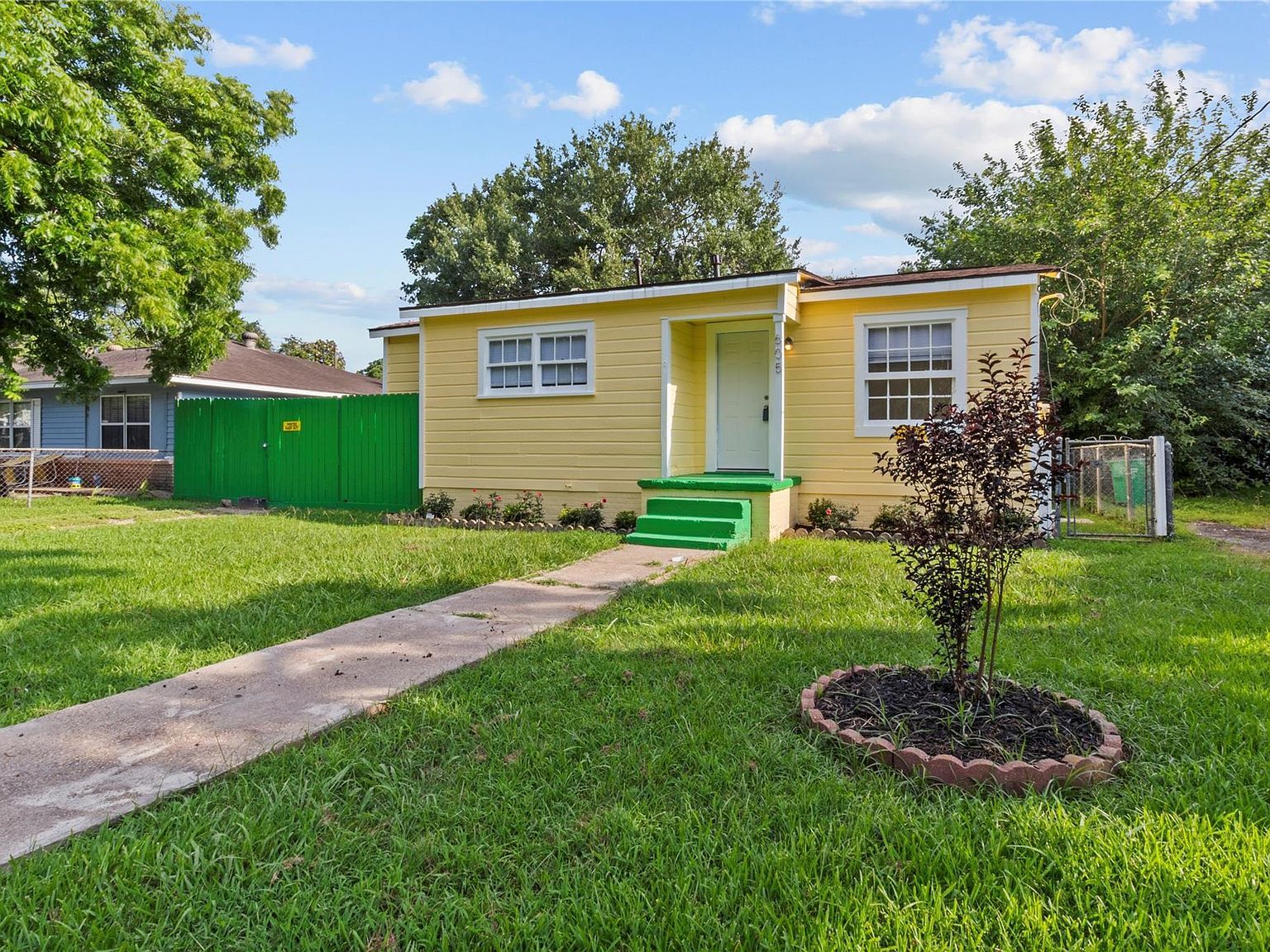 605 Pearl St Baytown, TX 77520 - Thumbnail 2