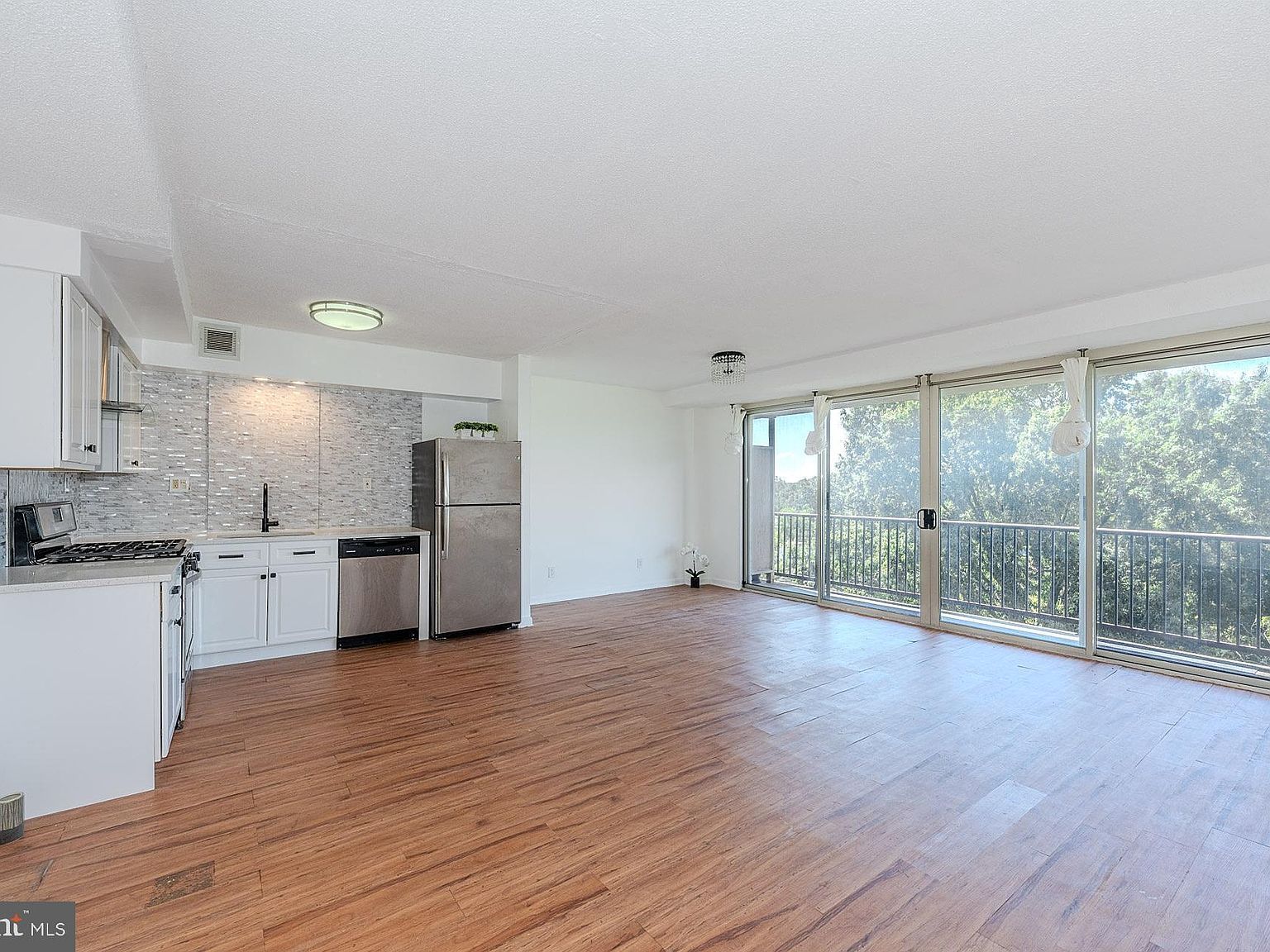 4410 Oglethorpe St APT 713 Hyattsville, MD 20781 - Thumbnail 2