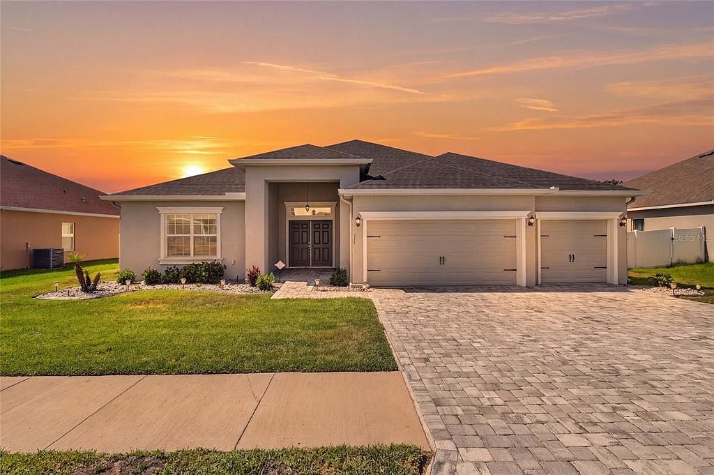 319 Travelers Creek Dr Auburndale, FL 33823, 33823