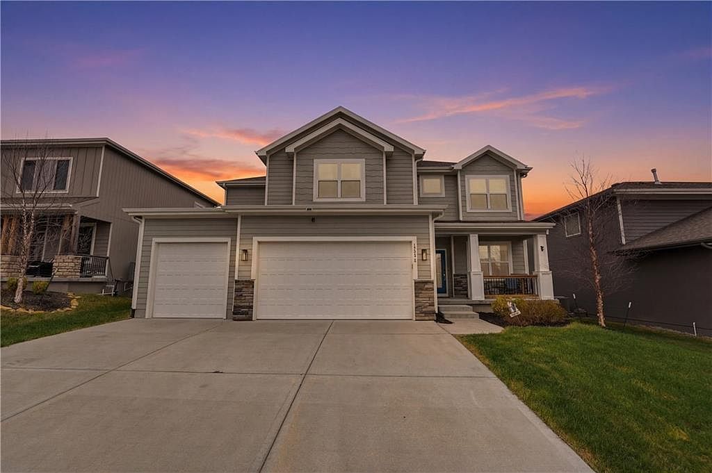12573 S Sunray Dr Olathe, KS 66061  | Single Family