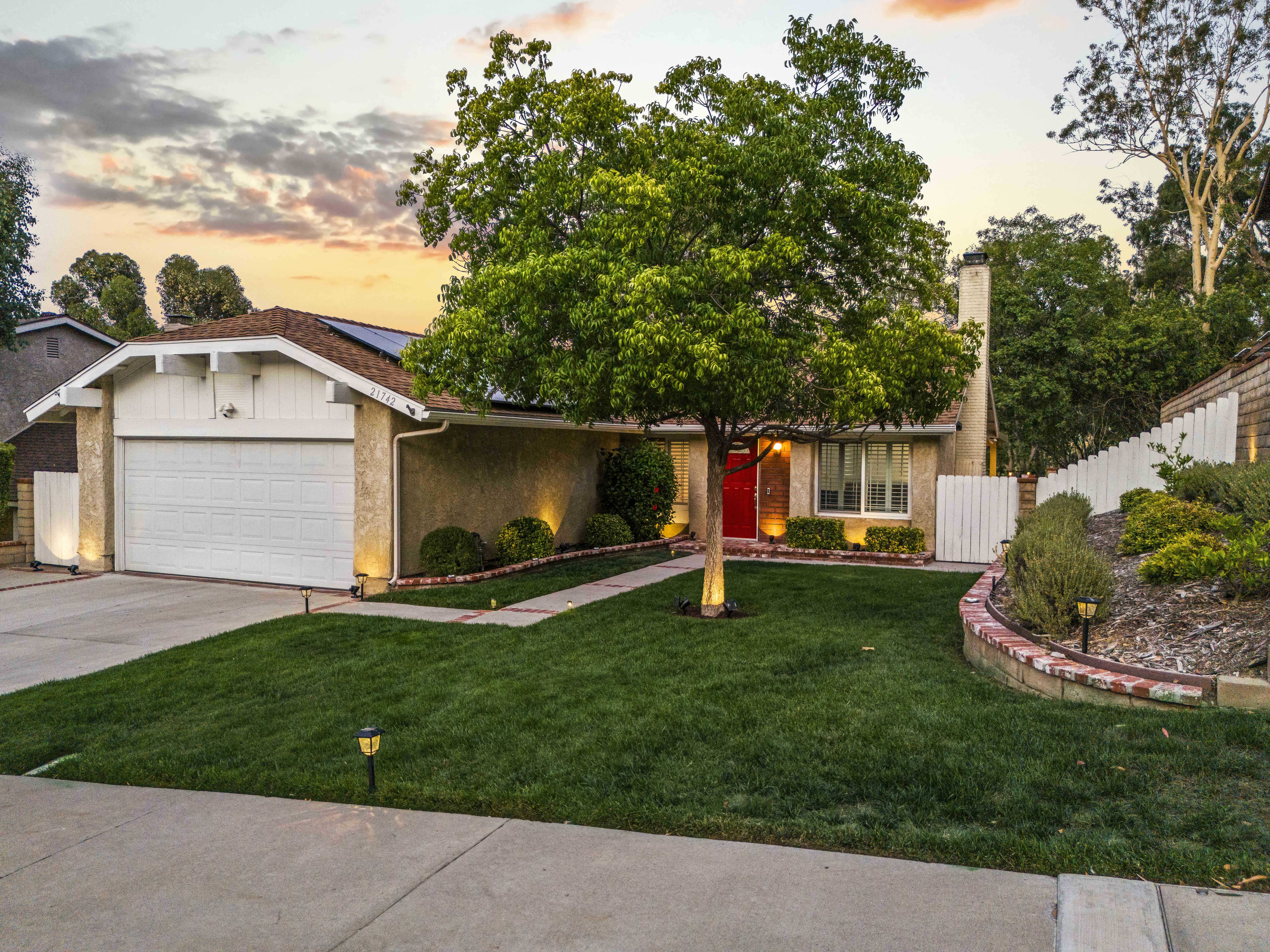 21742 Grovepark Drive, Santa Clarita, CA, USA, 91350 - Thumbnail 2