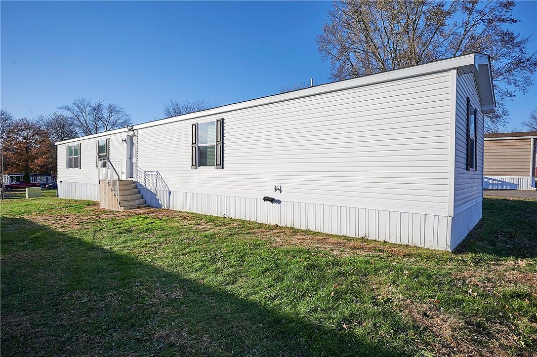 130 Brook Ln Valencia, PA 16059 - Thumbnail 2