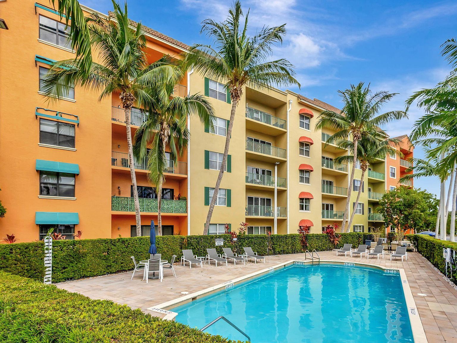 1620 Presidential Way APT 110 West Palm Beach, FL 33401 - Thumbnail 2