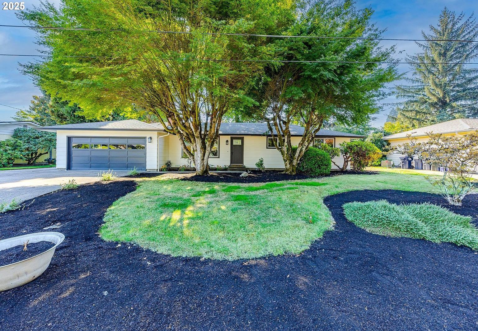 2795 Kalmia St Eugene, OR 97404 - Thumbnail 2