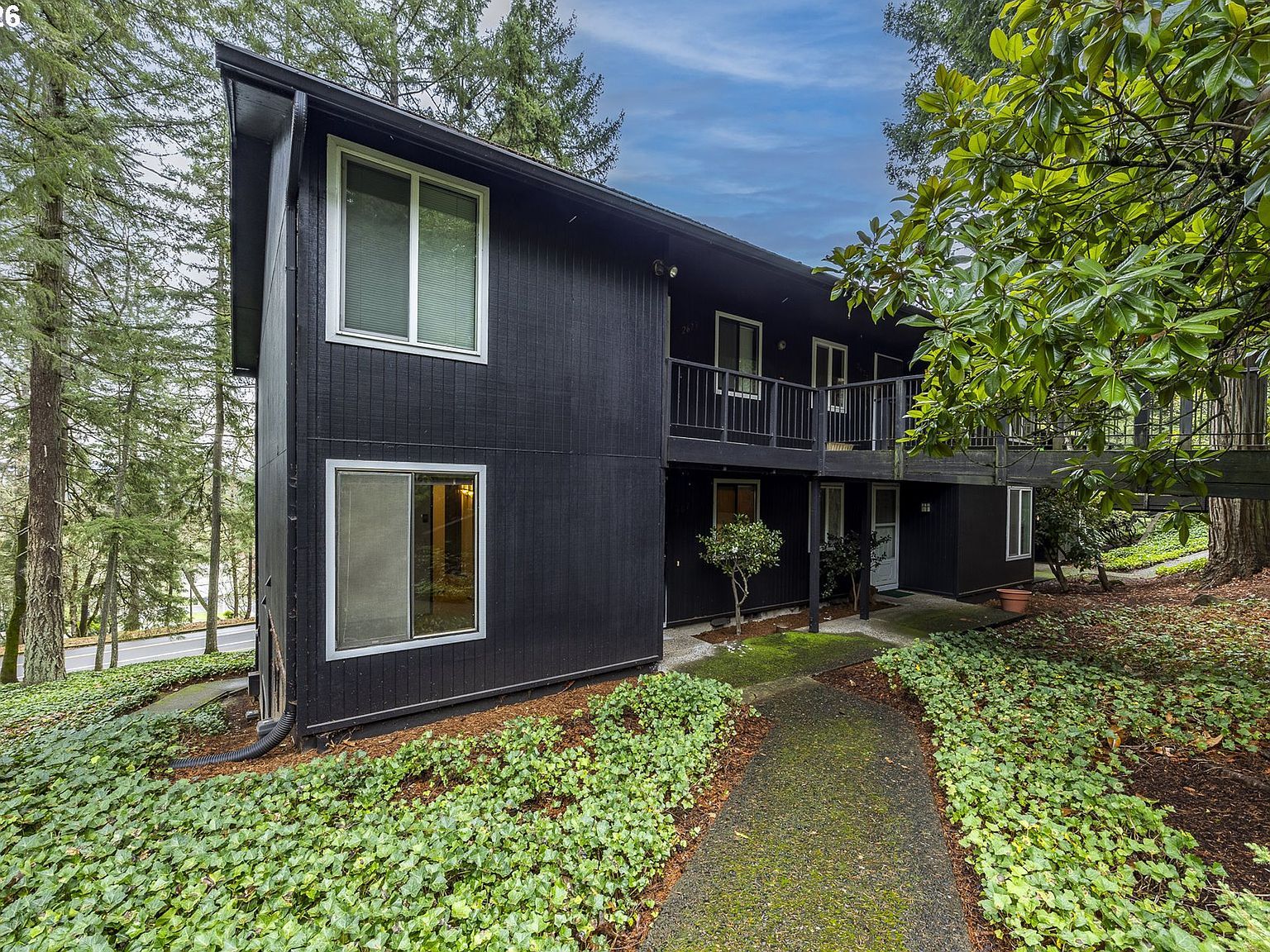 2671 Woodstone Pl Eugene, OR 97405 - Thumbnail 2