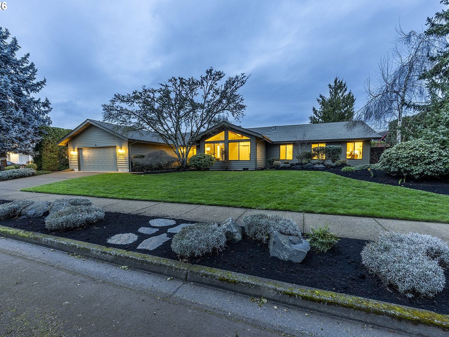 2071 Musket St Eugene, OR 97408 - Thumbnail 2