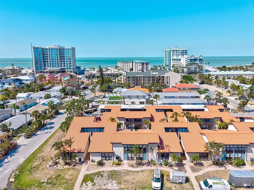 800 S Boulevard Of The Presidents #3 Sarasota, FL 34236 - Thumbnail 2