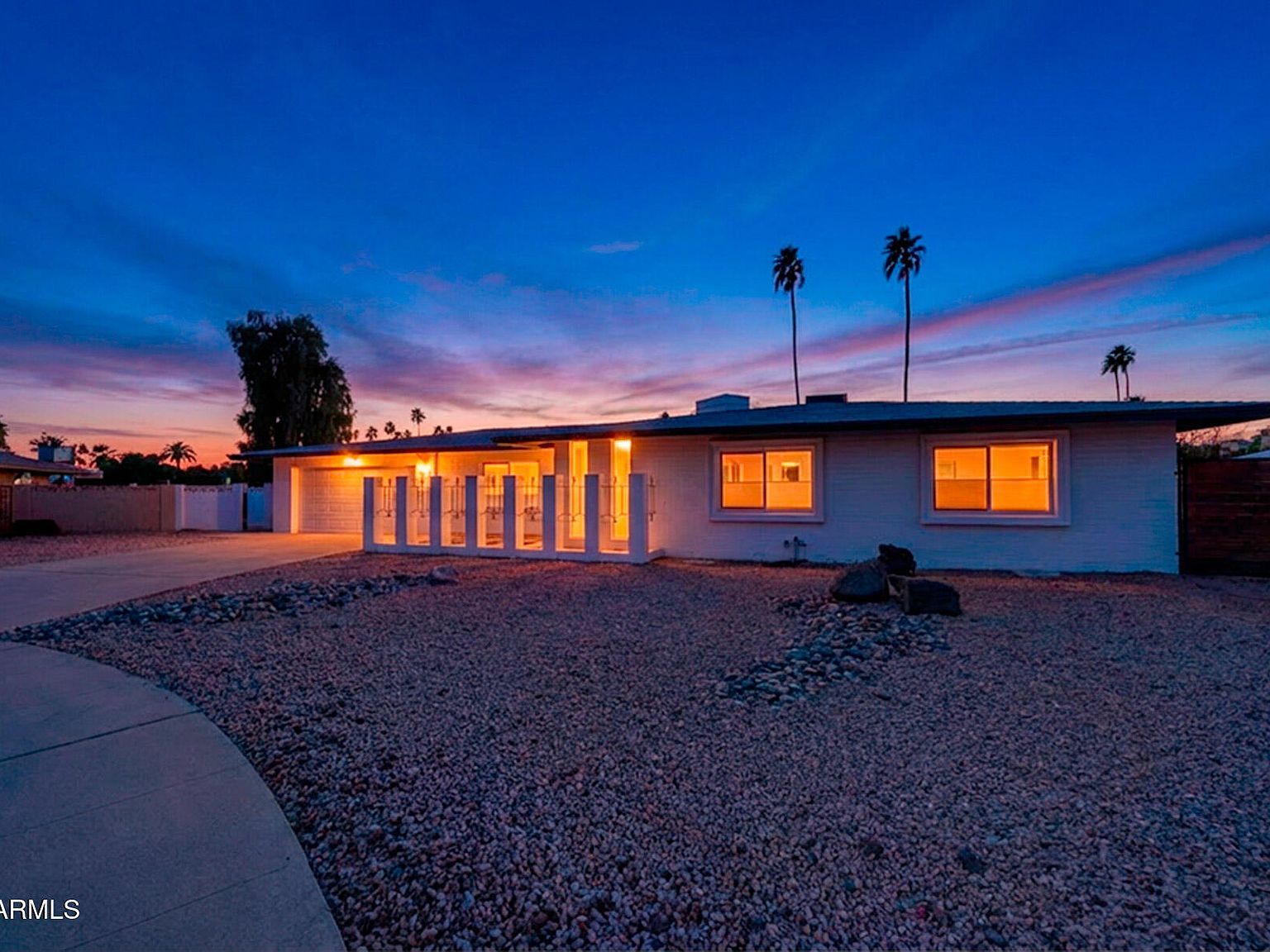 8714 E Mackenzie Dr Scottsdale, AZ 85251 - Thumbnail 2