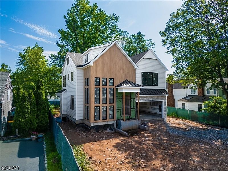 125 Tudor Oval Westfield, NJ 07090  | Single Family