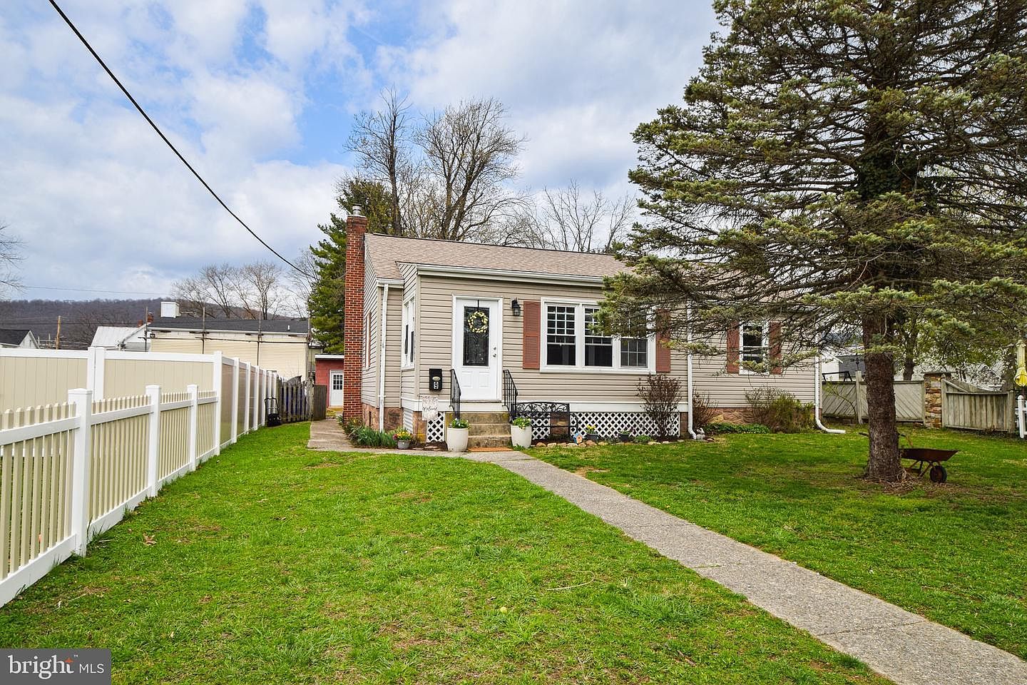 9 Lombard St Thurmont, MD 21788  | Single Family