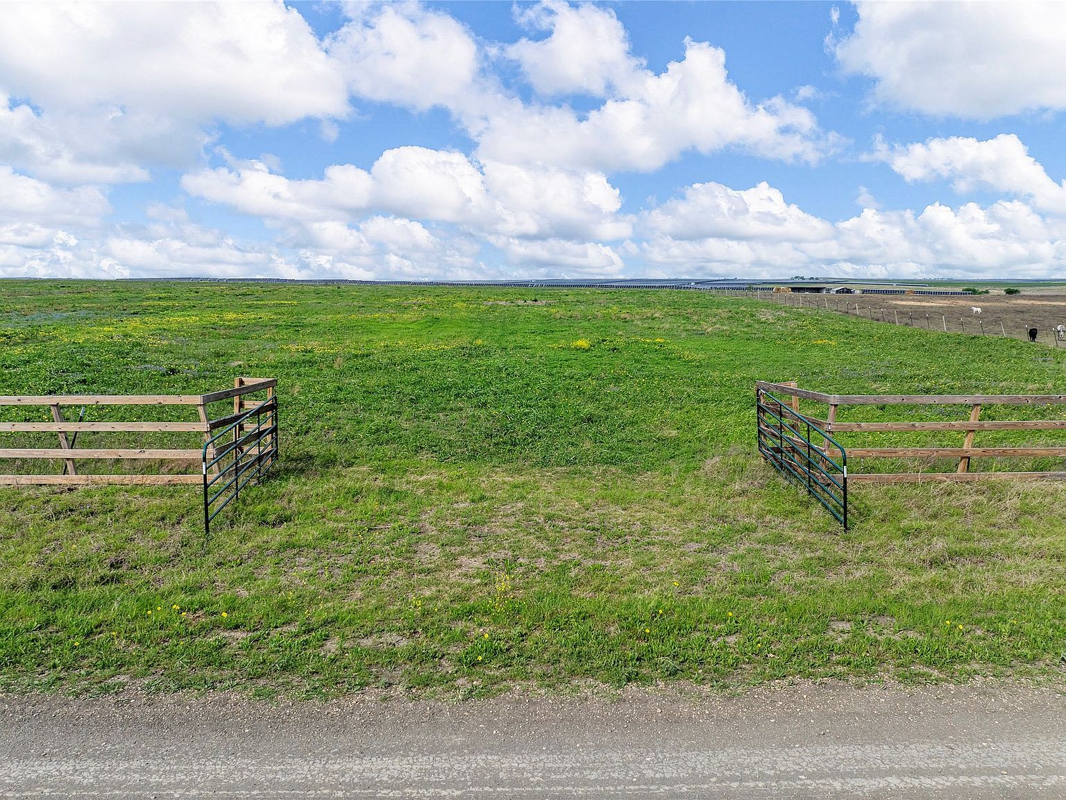 0 Hcr #3220 Penelope, TX 76676 - Thumbnail 2