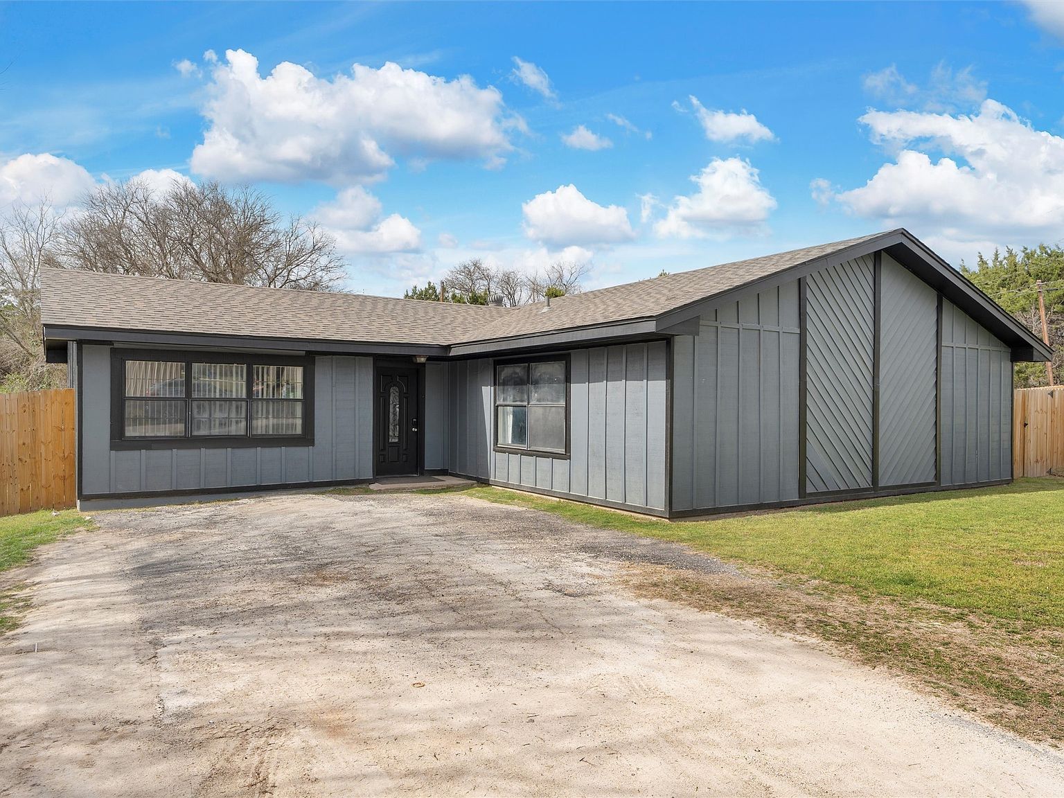 117 Bogey Dr Whitney, TX 76692 - Thumbnail 2