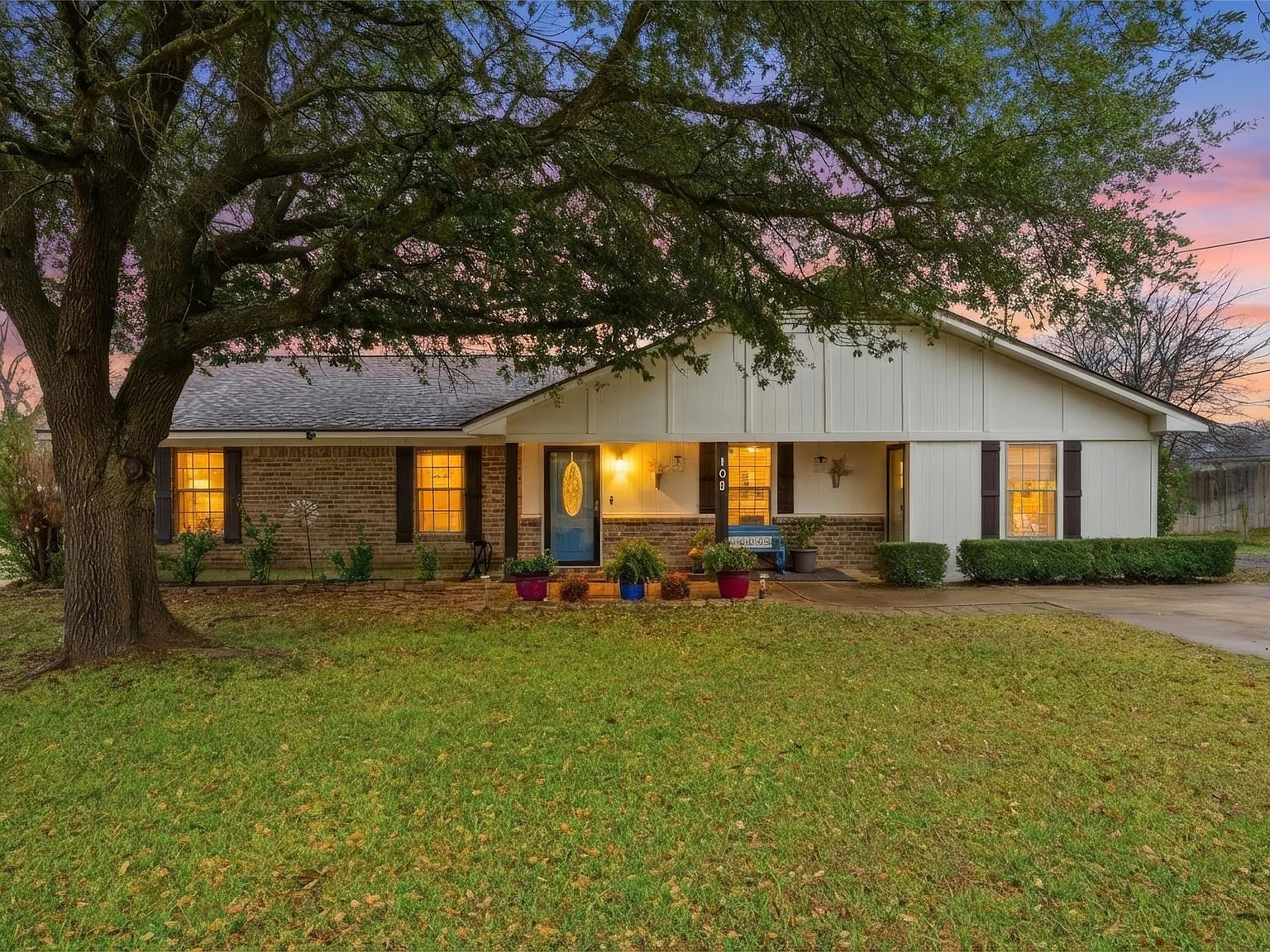 109 E Moonlight Dr Robinson, TX 76706 - Thumbnail 2