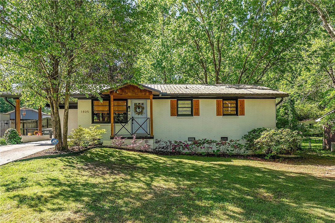 1805 Jollit Ave Opelika, AL 36801  | Single Family