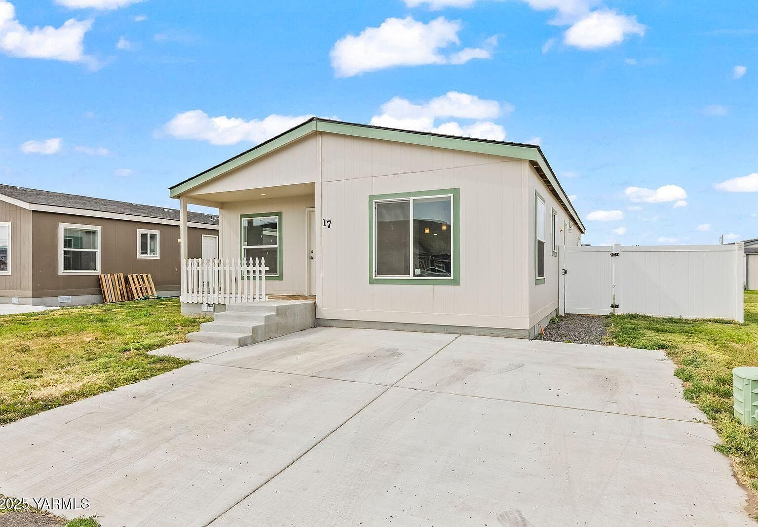 2802 S 5th Ave #17 Yakima, WA 98903 - Thumbnail 2