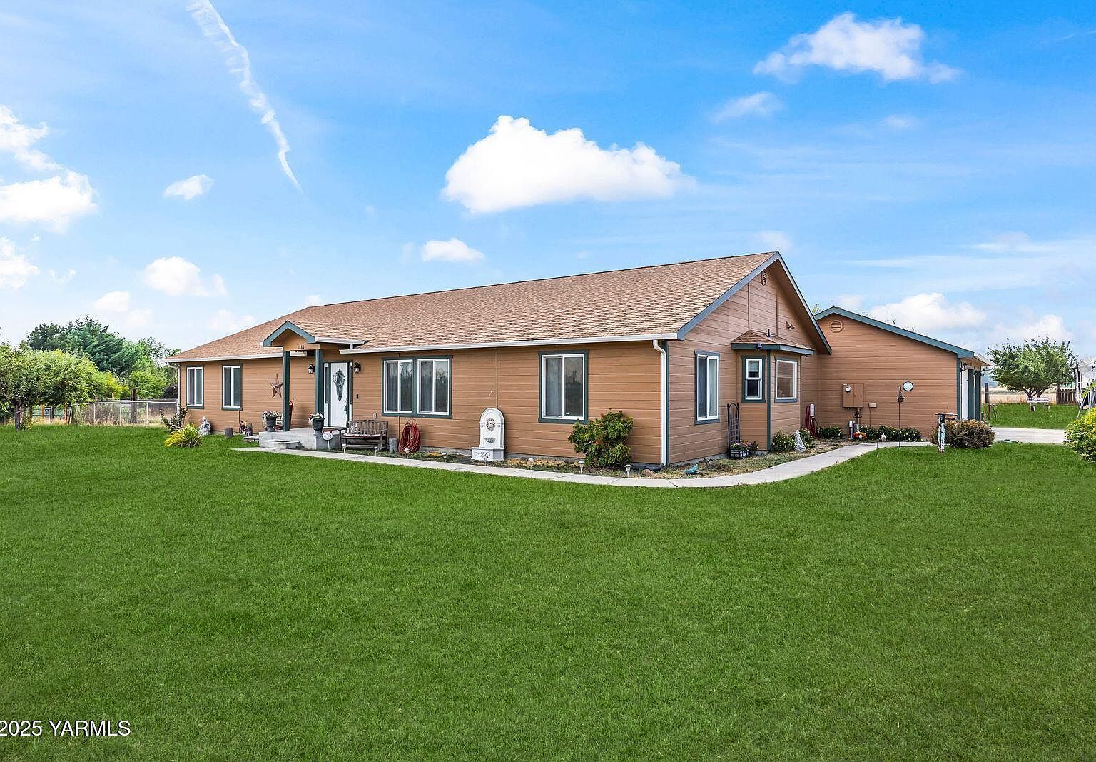 1880 Dilley Rd Tieton, WA 98947 - Thumbnail 2