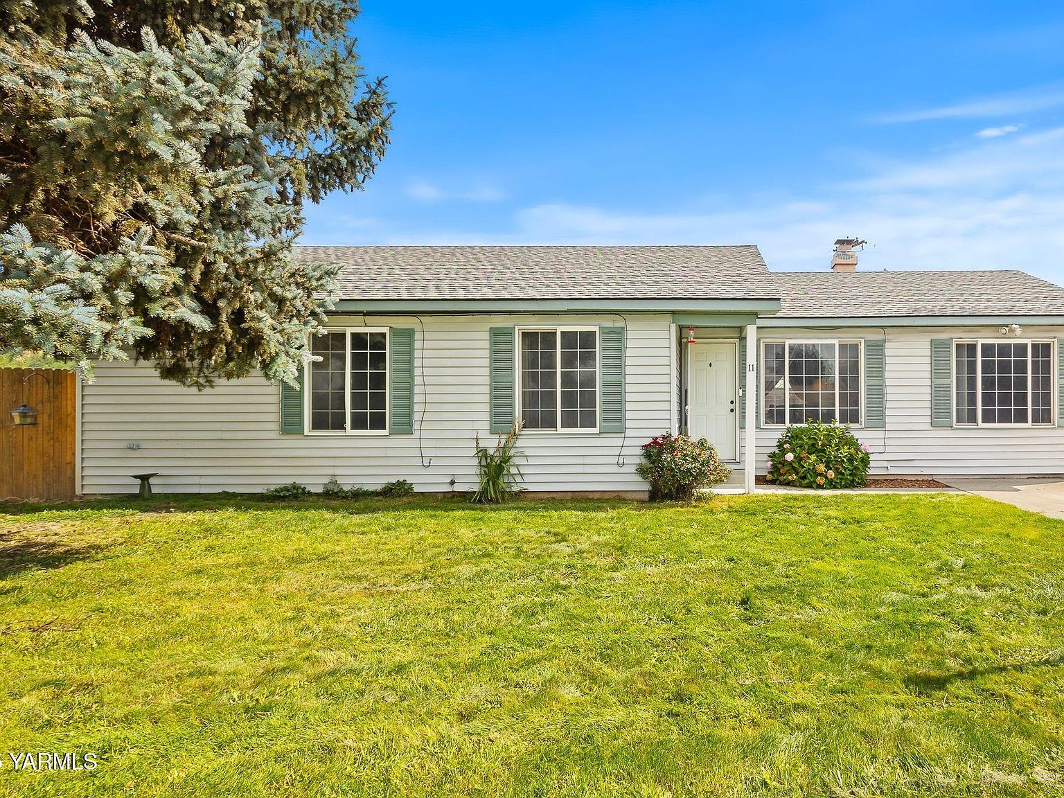 11 Suntides Blvd Yakima, WA 98908  | Single Family