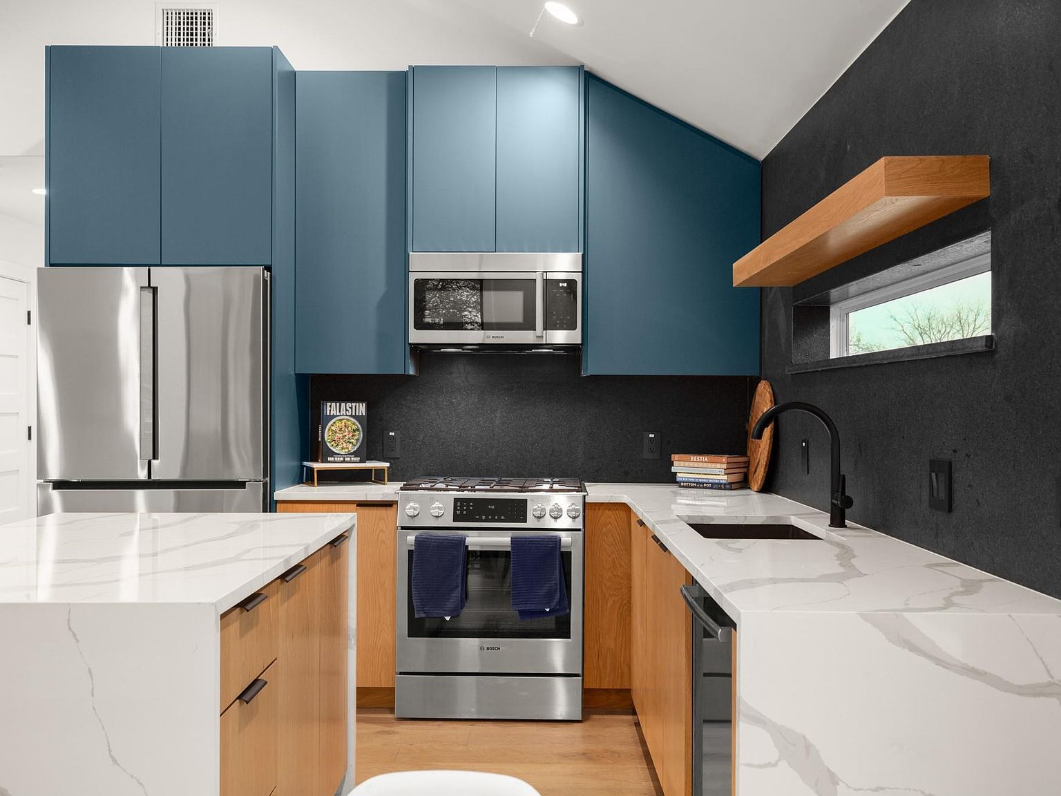 2416 E 10th St Austin, TX 78702 - Thumbnail 2