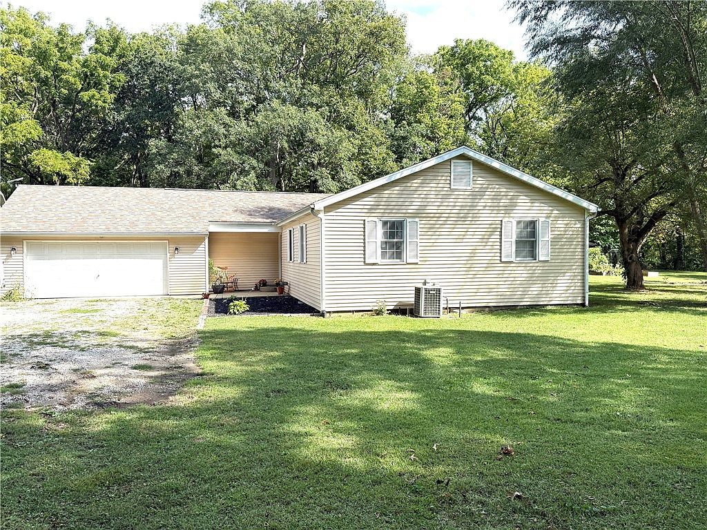 16944 E 3130 North Rd Rossville, IL 60963 | Single Family