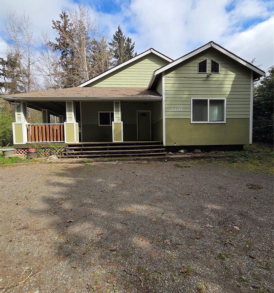 1207 121st St E Tacoma, WA 98445  | Single Family