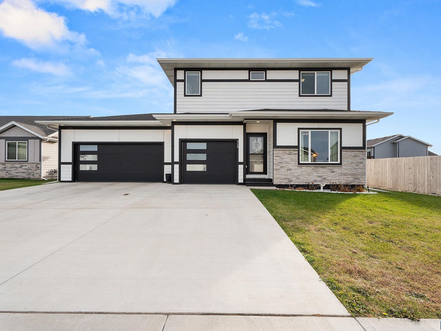 719 Prairieside Trl Harrisburg, SD 57032 - Thumbnail 2