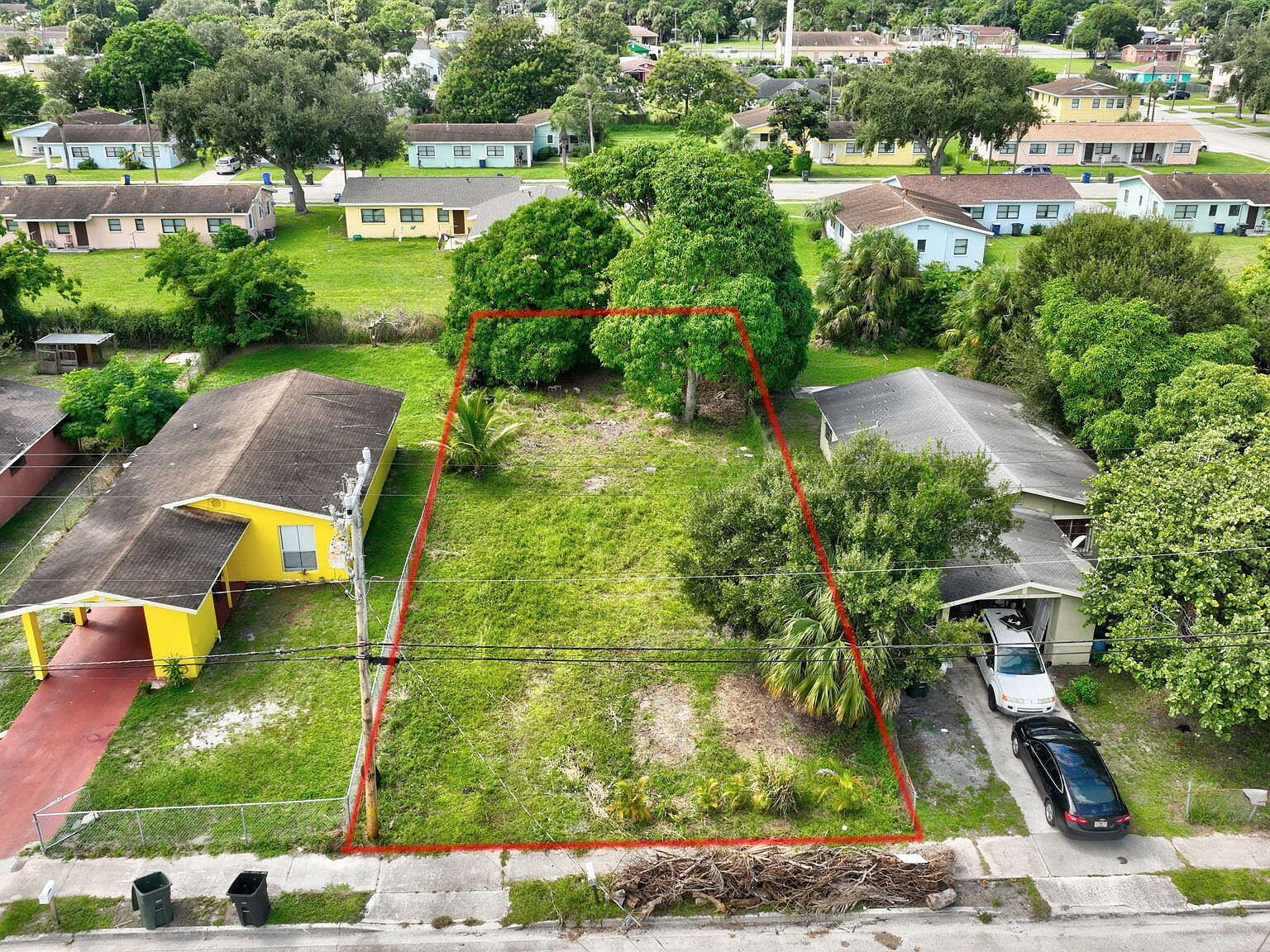 901 N 22nd St Fort Pierce, FL 34950 - Thumbnail 2
