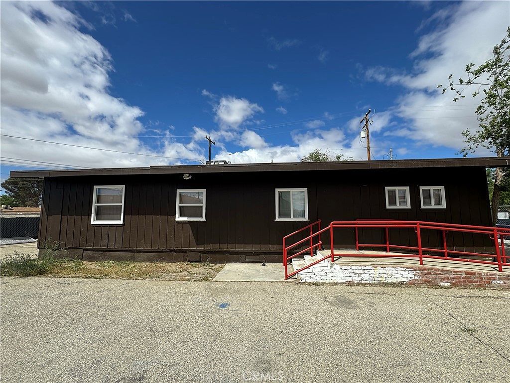 1830 Locust St Rosamond, CA 93560 - Thumbnail 2