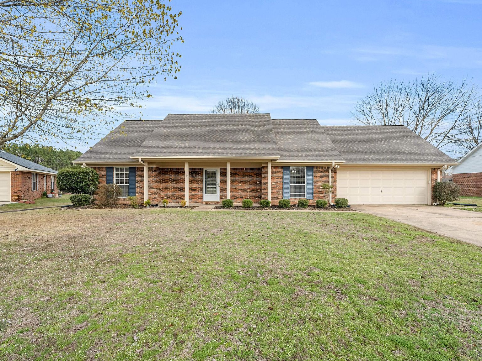 72 N Butternut Dr Columbus, MS 39705 - Thumbnail 2