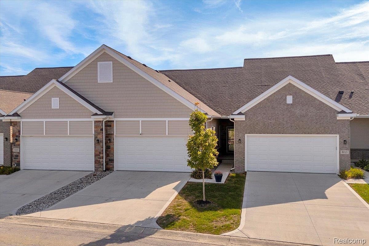 831 Plum Village Dr Monroe, MI 48161 - Thumbnail 2