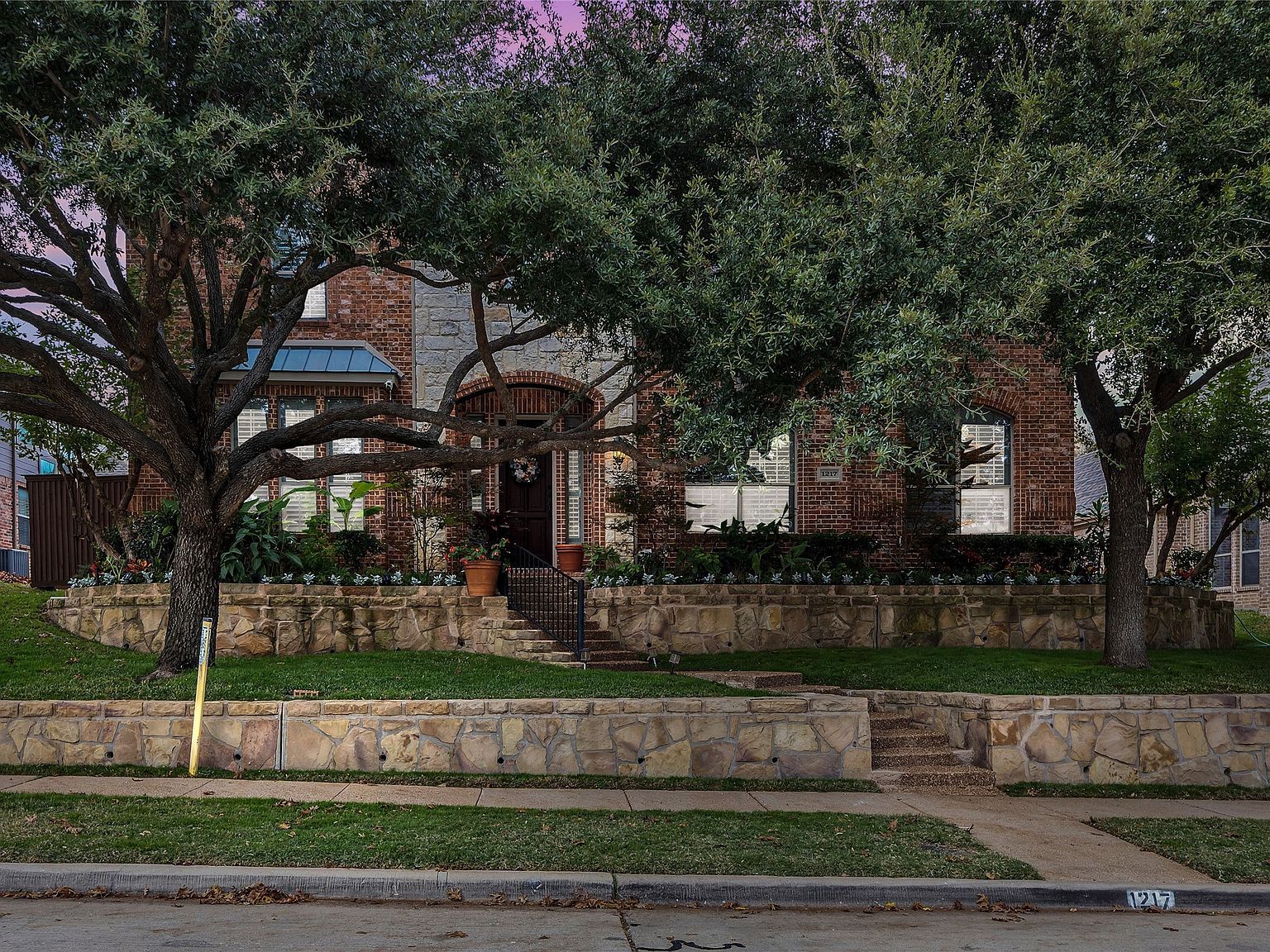 1217 Wynne Dr Garland, TX 75044 - Thumbnail 2