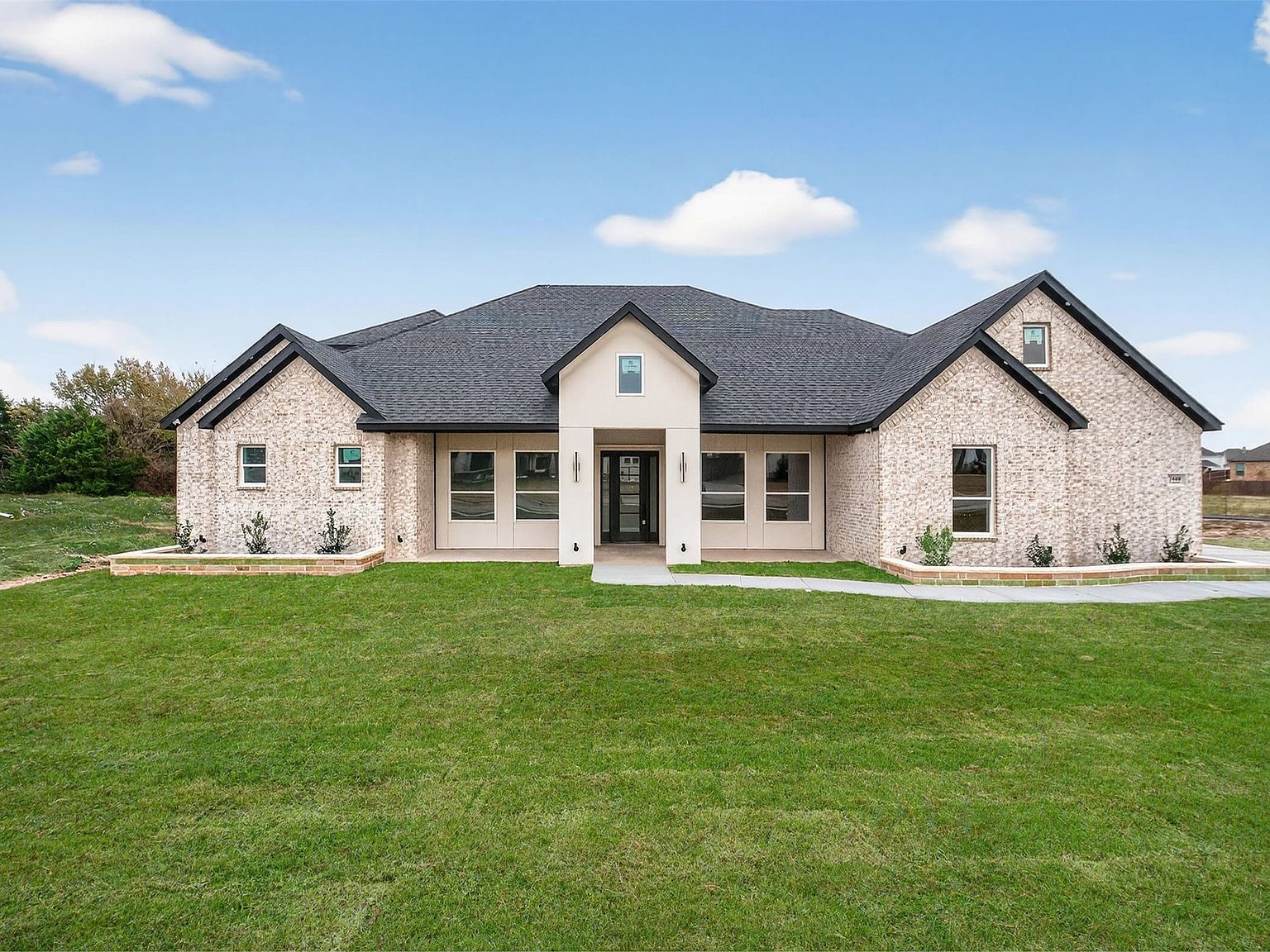 7460 Bald Cypress Dr Ovilla, TX 75154 - Thumbnail 2