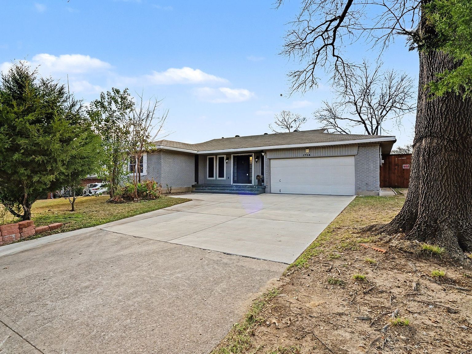 1714 E Union Bower Rd Irving, TX 75061 - Thumbnail 2