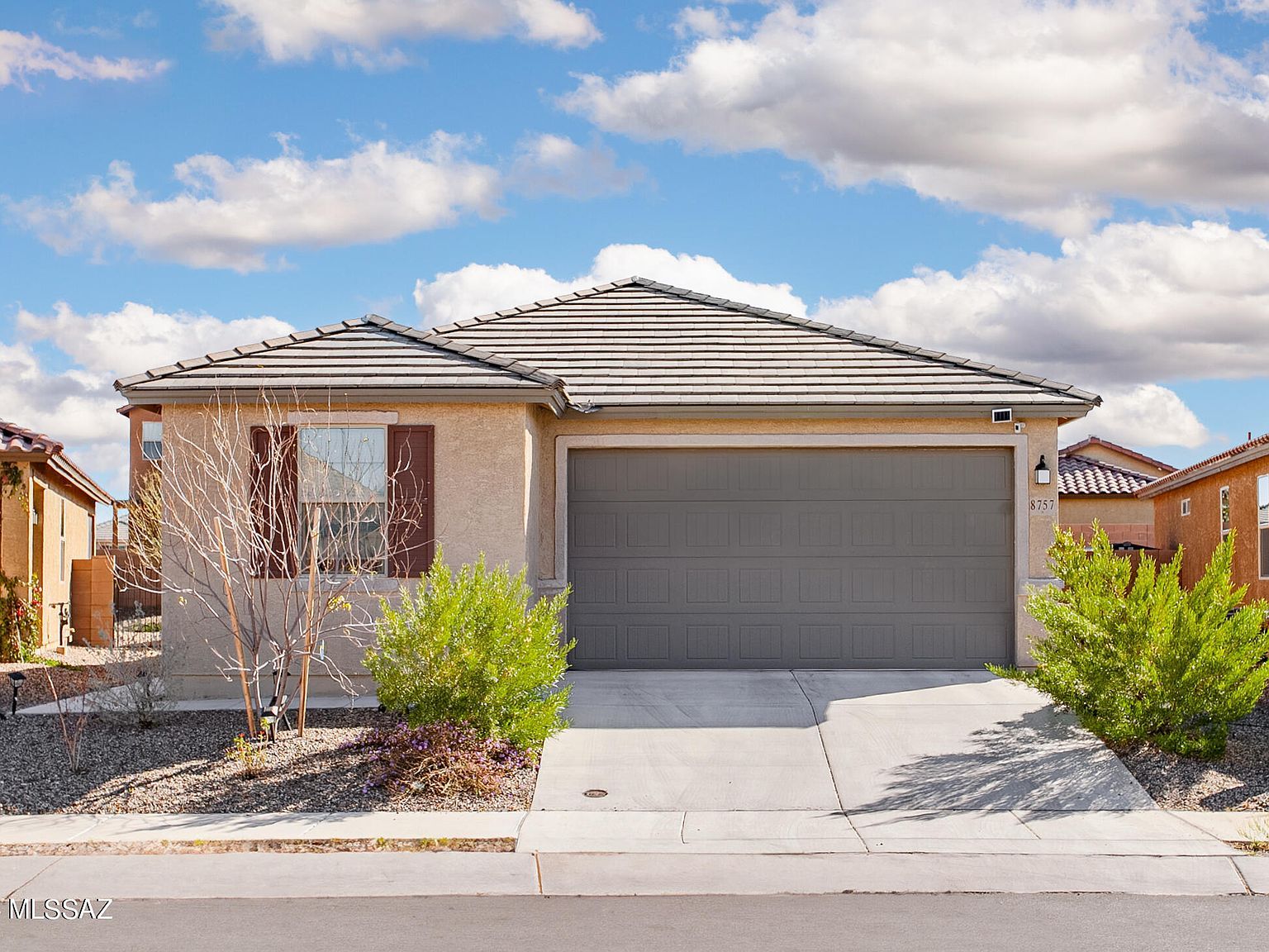 8757 E Pebble Stone Ln Tucson, AZ 85730 - Thumbnail 2