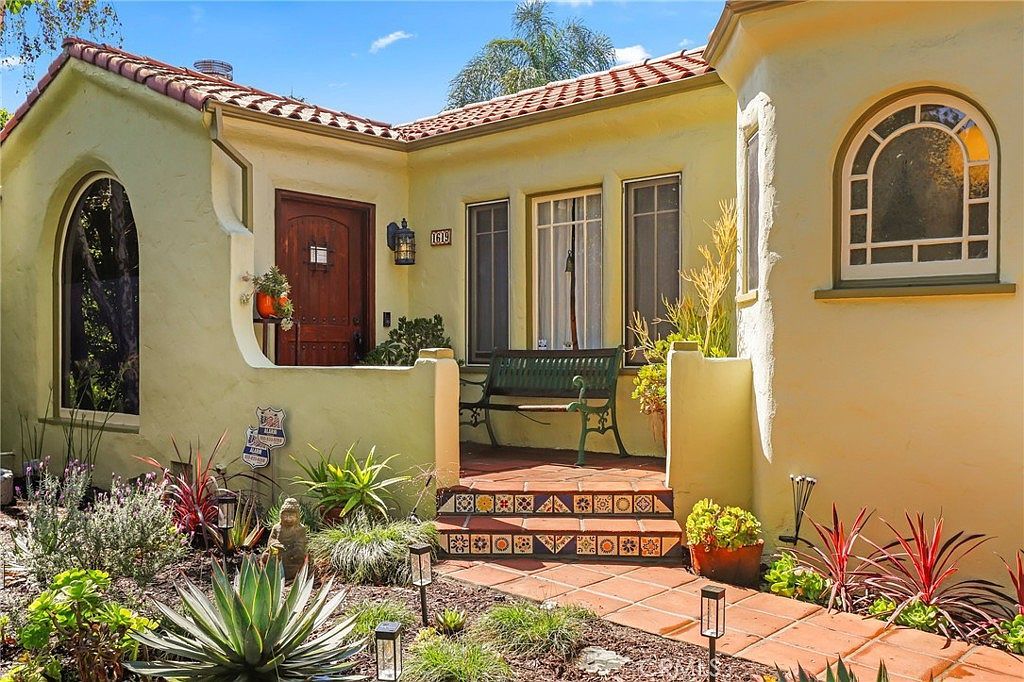 1619 S Curson Ave Los Angeles, CA 90019  | Single Family