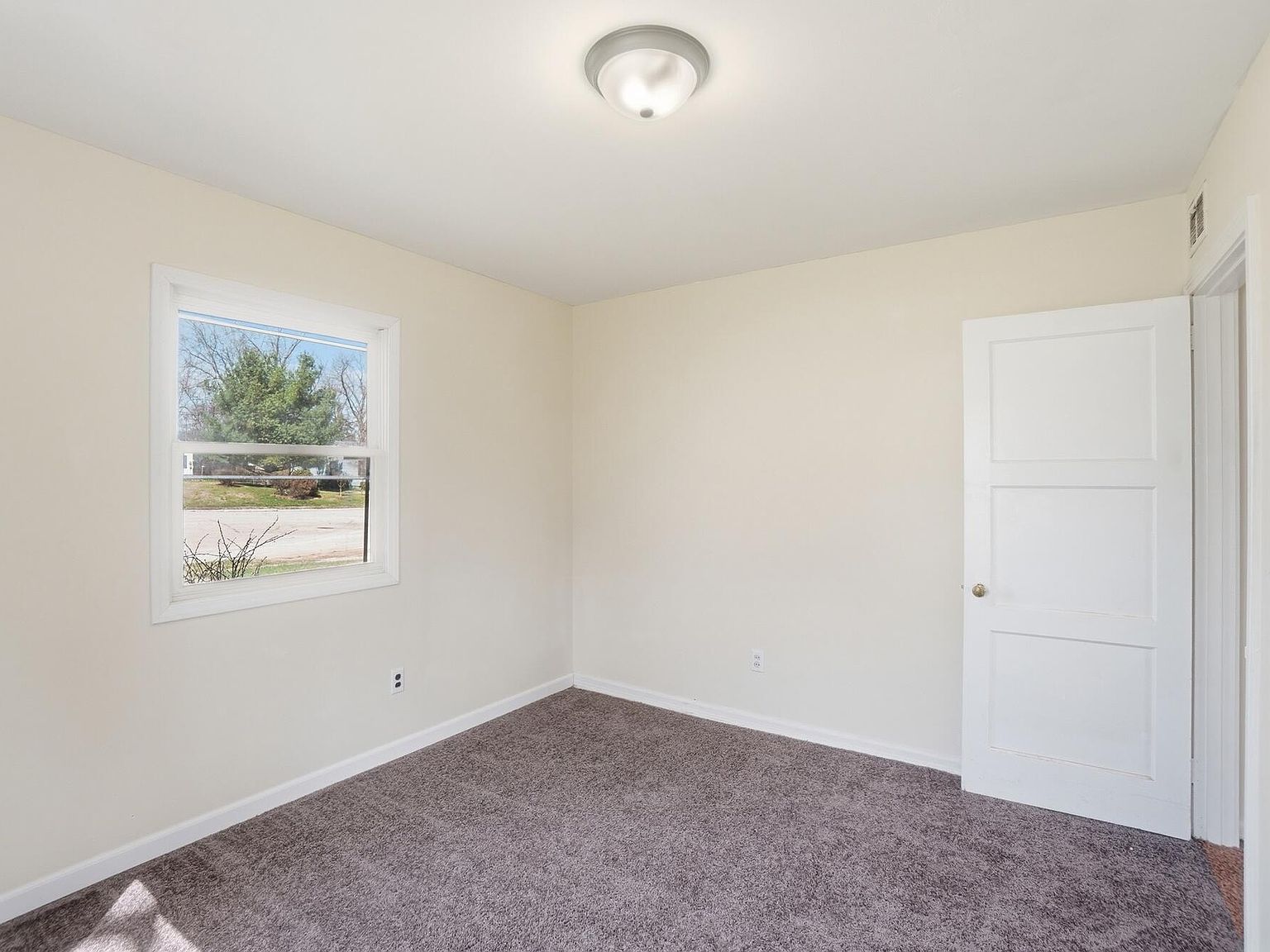 1835 S Sweetbriar Ln Springfield, OH 45505 - Thumbnail 2